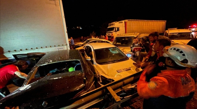 Samsun'da zincirleme kaza: 23 araç birbirine girdi