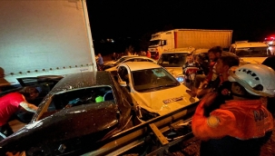 Samsun'da zincirleme kaza: 23 araç birbirine girdi