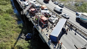 TEM Büyükçekmece'de kaza: Çekici viyadüğe düştü