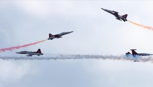 Türk Yıldızları, Belçika'da gösteri uçuşu yaptı