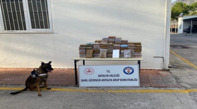 Antalya'da bir gemide 183 kg kokain yakalandı