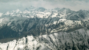 Himalayalar'da çığ düştü: 21 kişi kayıp