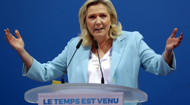 La Pen: "Üçüncü dünya ülkesi olduk"