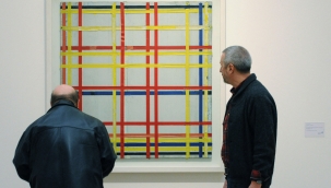 Mondrian'ın tablosu 75 yıldır ters sergileniyor