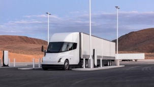 Musk, Tesla Semi üretiminin başladığını duyurdu