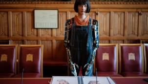 Robot Ai-Da, İngiliz milletvekilleriyle buluştu 