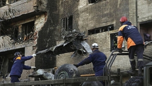 Rusya'da 2 katlı binaya savaş uçağı düştü: 2 ölü
