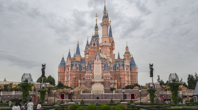 Şanghay'da Disneyland ziyaretçileri mahsur kaldı