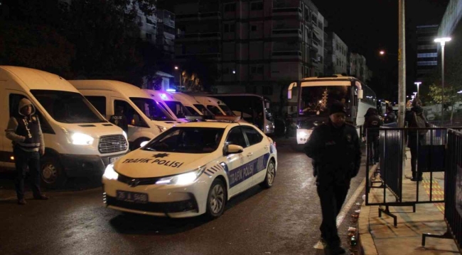 Altaylı taraftarlar polis eşliginde stattan çıktı