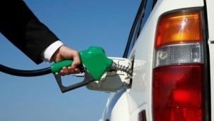 Benzine 55 kuruş zam, motorine 95 kuruş indirim