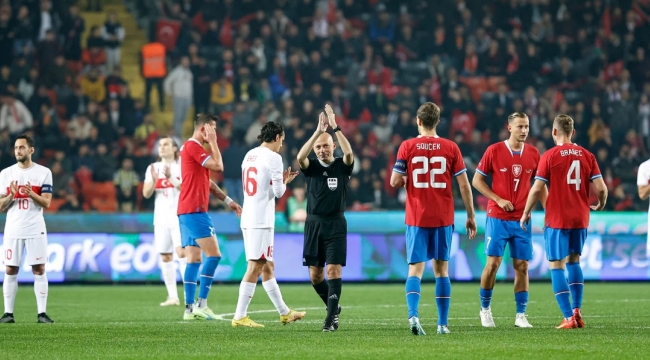 Çakır, Türkiye - Çekya maçında jübilesini yaptı