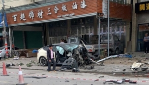 Çin'de kontrolden çıkan Tesla can aldı: 2 ölü