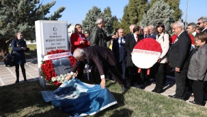 Ecevit, vefatının 16. yılında kabri başında anıldı