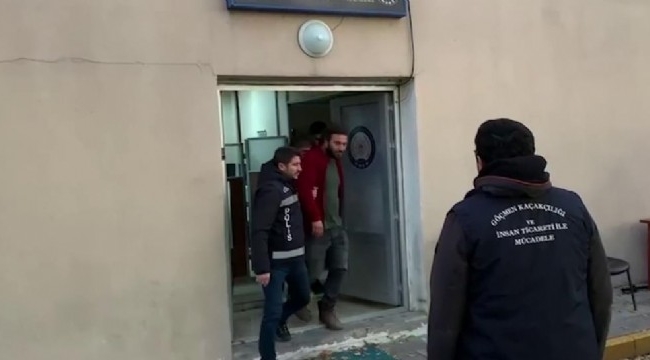 Erzurum'da tır dorsesinde 133 kaçak yakalandı