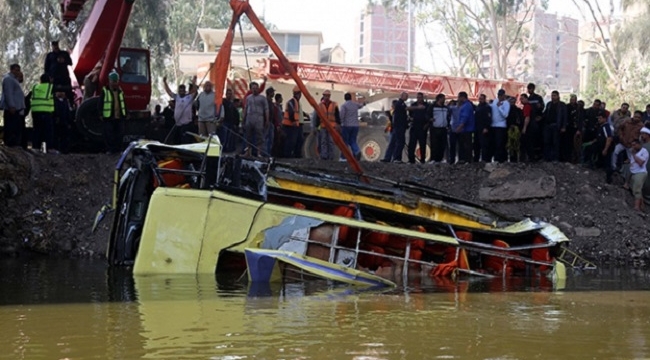 Mısır Dakahliye'de otobüs kanala düştü: 21 ölü