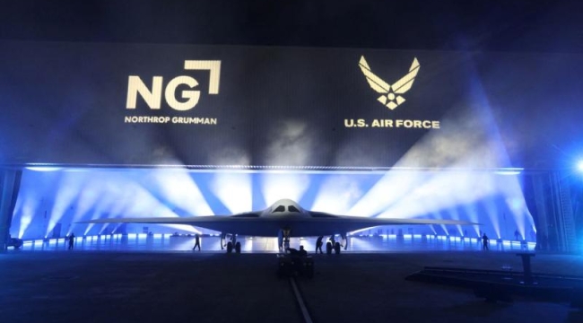 ABD, yeni bombardıman uçağı B-21 Raider'ı tanıttı