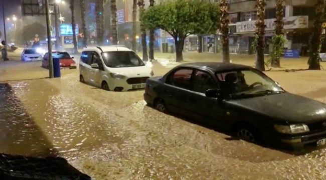 Antalya'da kuvvetli yağış sele neden oldu