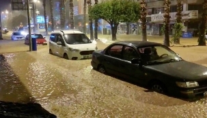 Antalya'da kuvvetli yağış sele neden oldu