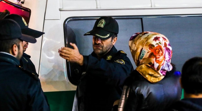 İran'da "ahlak polisliği" lağvediliyor