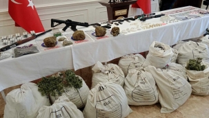 İzmir'de uyuşturucu operasyonu: 42 tutuklama