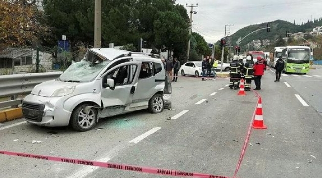 Kocaeli'de tanker araca çarptı: 3 ölü