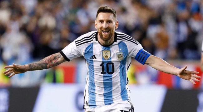 Lionel Messi, kariyerindeki 1000. maçına çıktı!