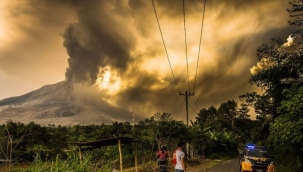 Semeru Yanardağı: Yaklaşık 2 bin kişi tahliye edildi