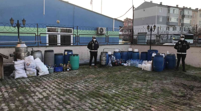 Tekirdağ'da 1 ton sahte içki ele geçirildi