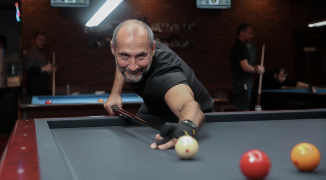 Türkiye 3 Bant Bilardo şampiyonu: Semih Saygıner