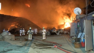 Ümraniye'de geri dönüşüm merkezinde yangın