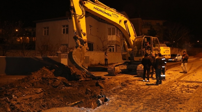 Yozgat'ta iş makinesi doğalgaz hattını kırdı 