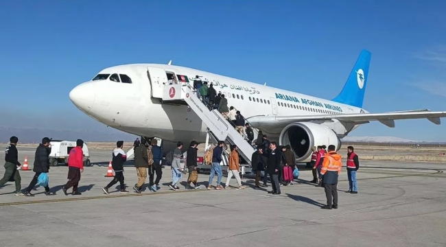 Afganistanlı 227 kaçak, ülkelerine gönderildi
