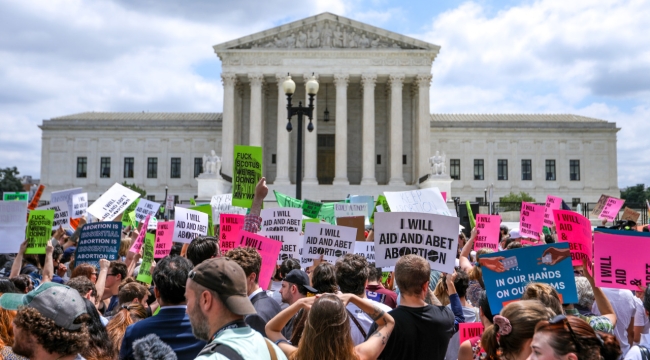 ABD, kürtaj ilacının eczanelerde satışını onayladı