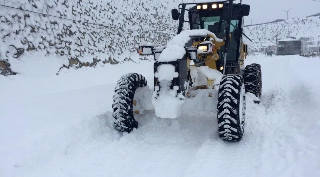 Adıyaman'da kar: 81 yerleşim yerinin yolu kapandı
