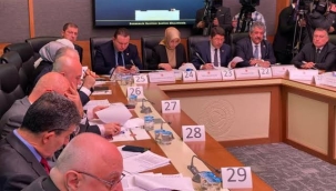 Başörtüsü teklifi anayasa komisyonundan geçti