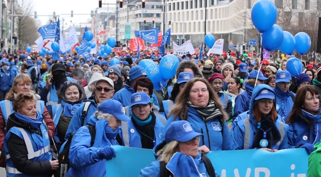 Belçika'da sağlıkçılardan ağır iş yüküne protesto