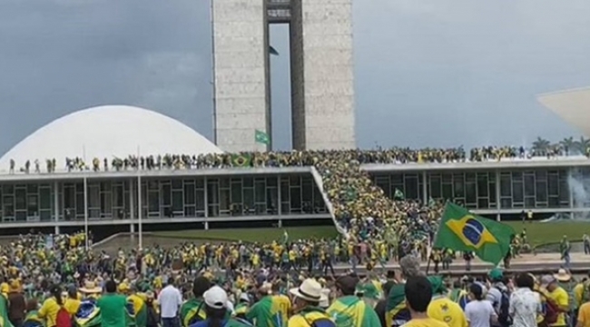 Bolsonaro destekçileri Ulusal Kongre'yi bastı