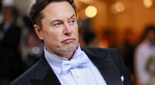 Elon Musk servet kaybıyla dünya rekorunu kırdı