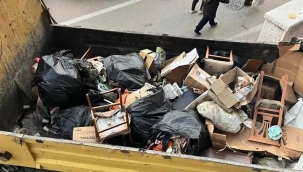 Eskişehir'de bir evden 40 tona yakın çöp çıkarıldı