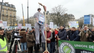Fransa'da fırıncılar artan maliyetler için yürüdü