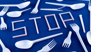 İngiltere, tek kullanımlık plastikleri yasaklayacak