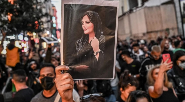 İran'da ölen gösterici sayısı 481'e yükseldi