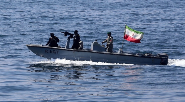 İran, kaçak akaryakıt taşıyan 5 gemiye el koydu