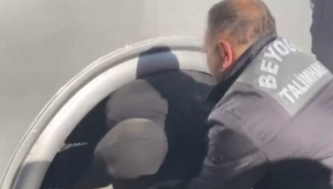 İstanbul'da otobüsün altında 2 kaçak yakalandı