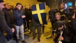 İstanbul'da, tekbirlerle İsveç'e tepki gösterildi