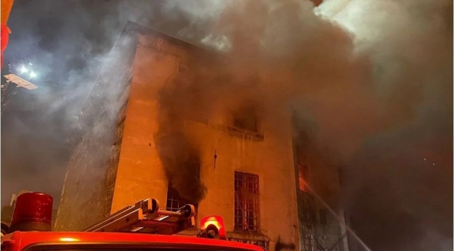 Karaköy'deki Katolik Kilisesi'nde yangın: 2 yaralı