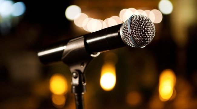 Kırgızistan, playback şarkı söylemeyi yasakladı