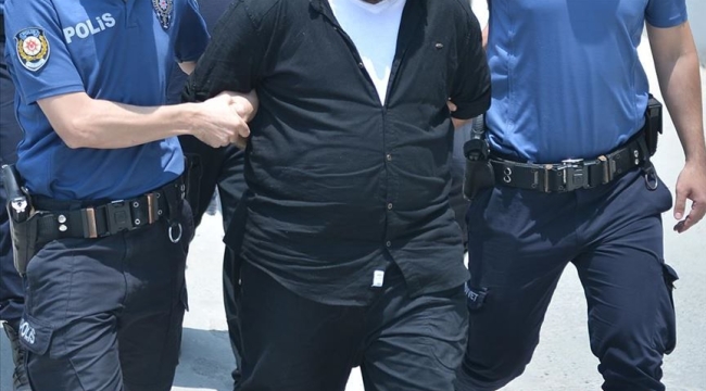 Mersin'de doktor darbeden 2 kişi gözaltına alındı