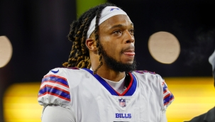 NFL yıldızı Damar Hamlin, maçta kalp krizi geçirdi