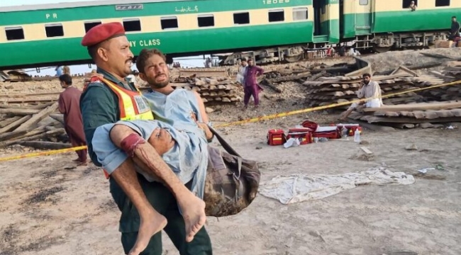 Pakistan'da bir trene bombalı saldırı: 18 yaralı